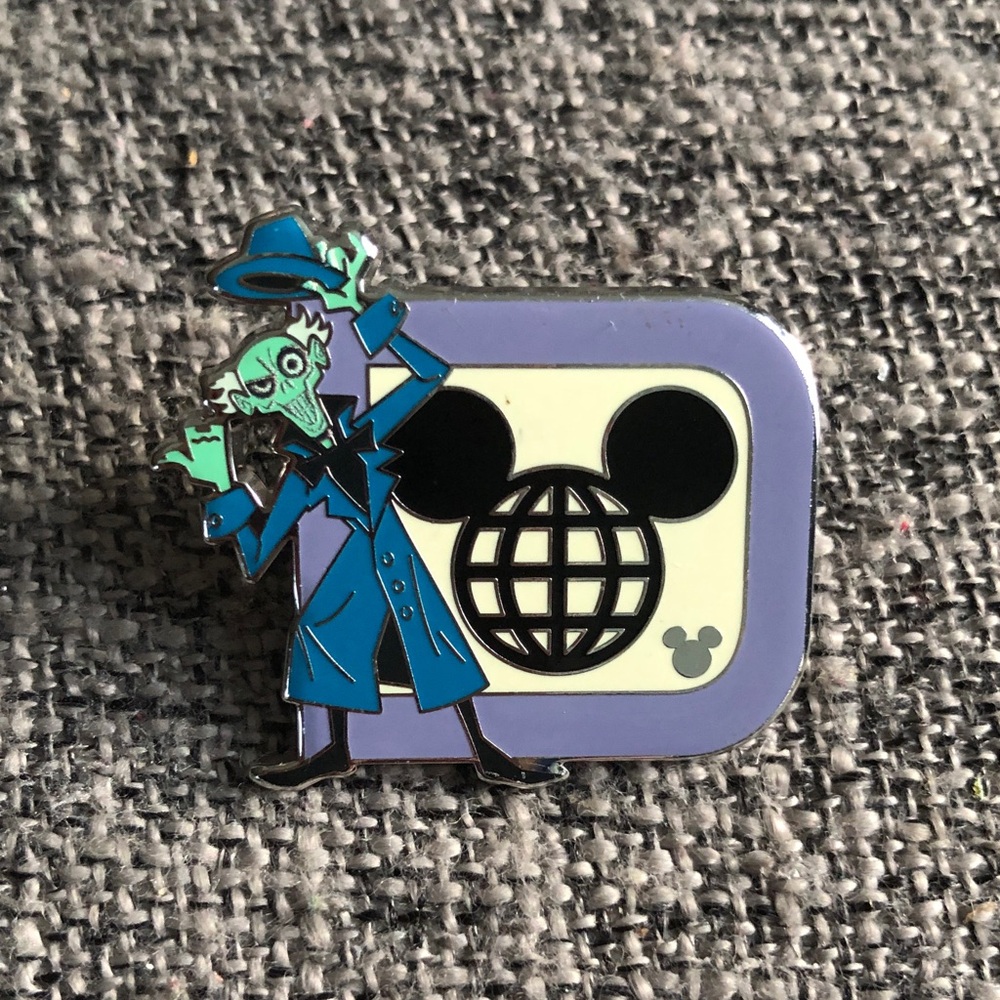 Authentic Hidden Mickey pin. Each pin $10 or 4 pins for $35, additional pins $7. - Picture 7 of 8